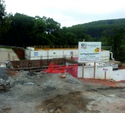 Conclusão da construção de um reservatório semi-enterrado na estação de tratamento de água de Votorantim
